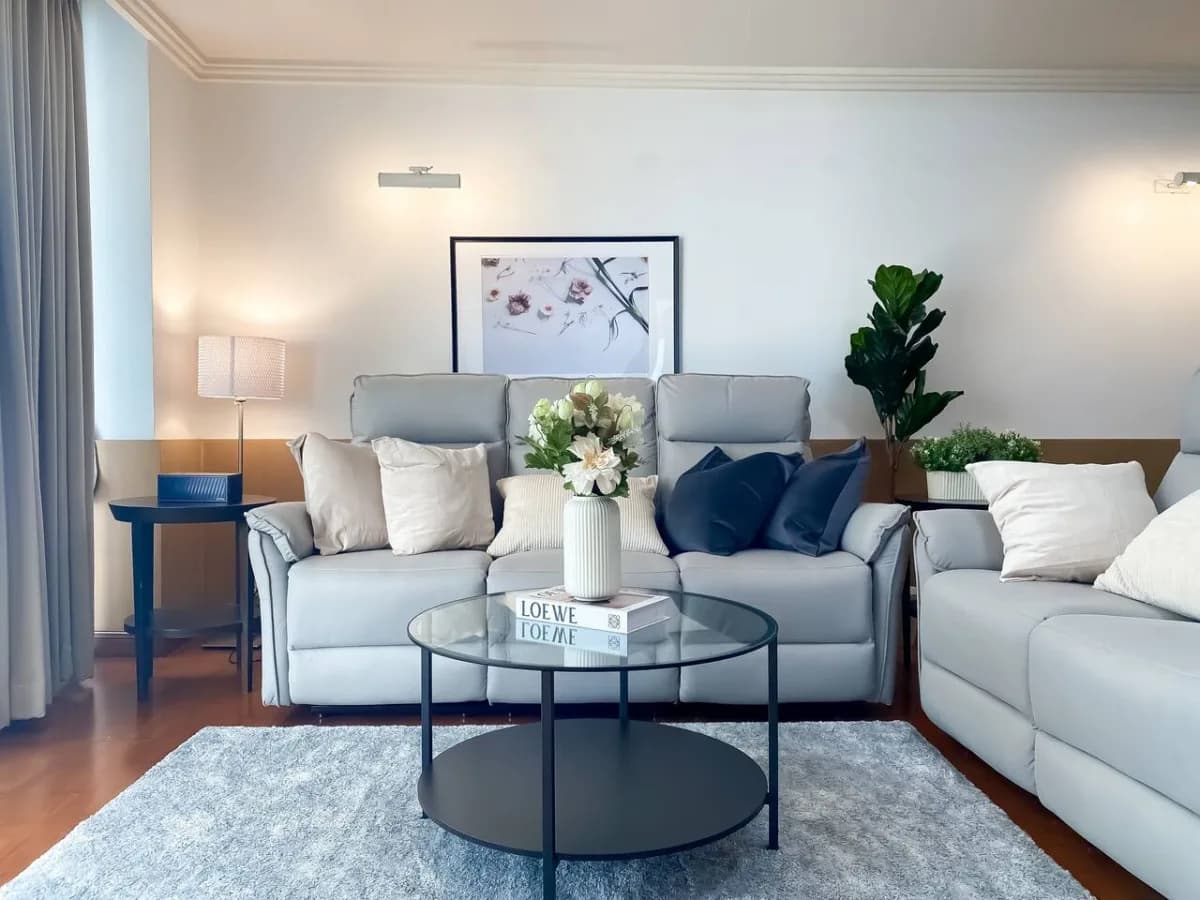 Las Colinas 2BR 145 sqm · BTS Asok · Ultra Fast WiFi — photograph 4