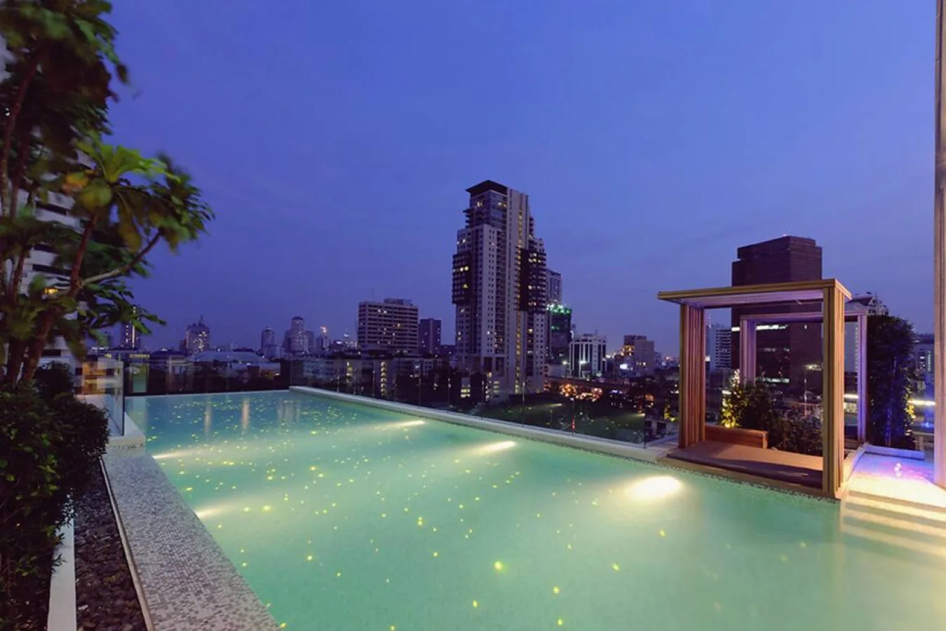 39 By Sansiri 2BR · Ultra Fast WiFi · BTS Phrom Phong — photograph 4