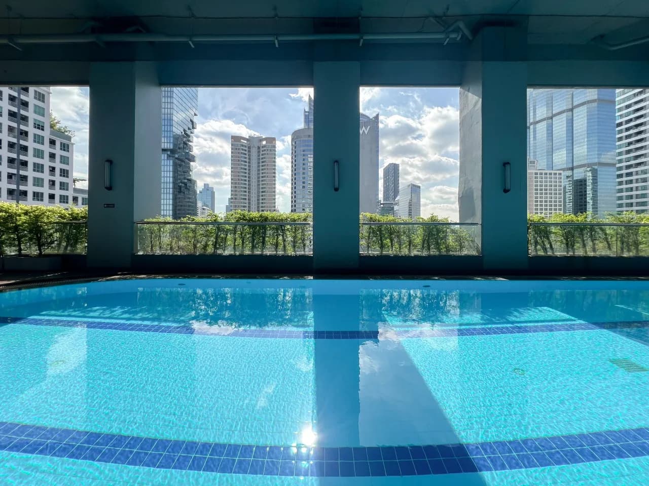 Silom Suite 2BR City View · BTS St.Louis — photograph 4