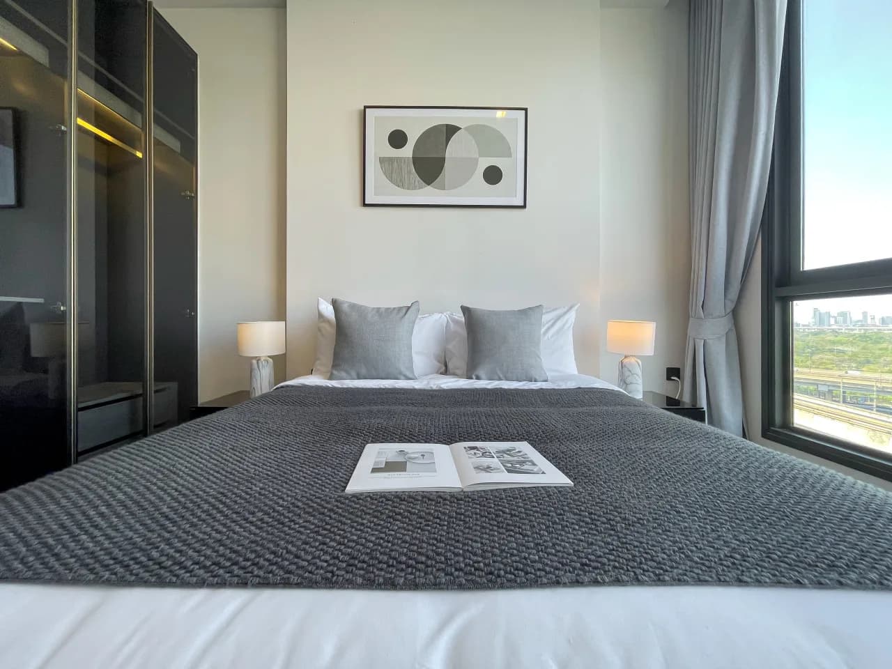 A listing in Phaya Thai & the north