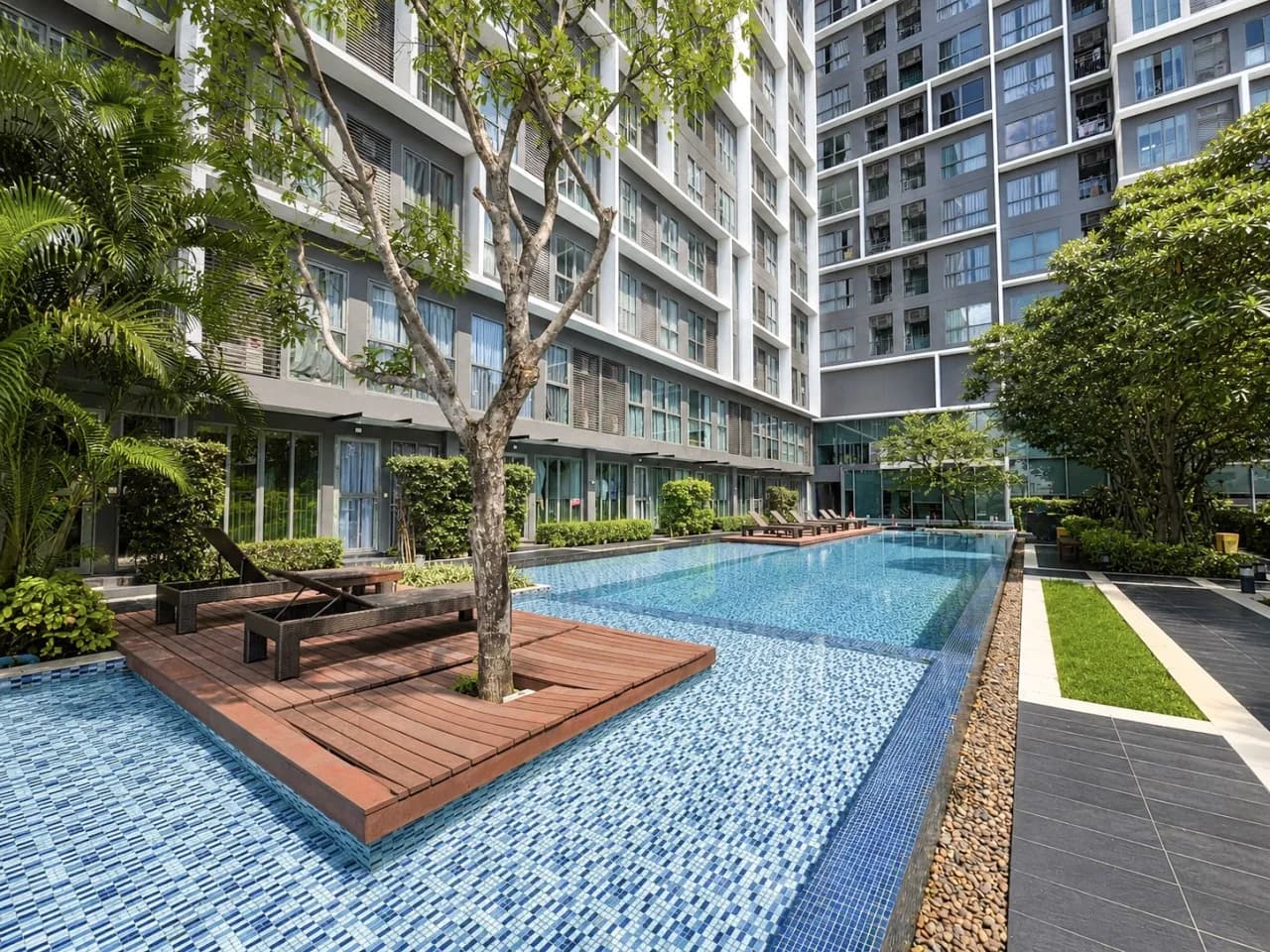 Ideo Mobi Sukhumvit 81 · BTS On-nut — photograph 4